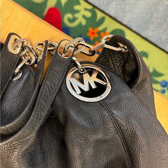 MICHAEL KORS Black Leather Handbag/Shoulder bag! Excellent Condition! - Picture 4 of 10